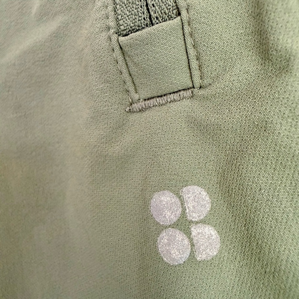 Sweaty Betty Summit Water Resistant Hiking Women’s Shorts Size XL in Sage Green - Picture 7 of 9